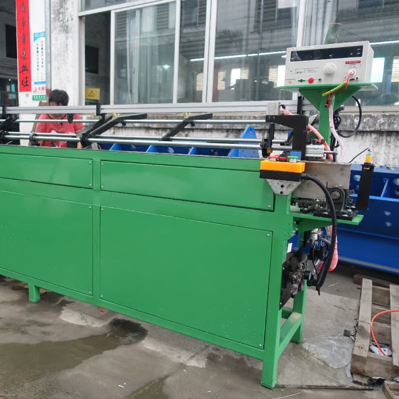 เครื่องให้อาหารตรวจสอบโพสต์การหดตัวของท่ออัตโนมัติ เครื่องคัดแยกตรวจสอบการให้อาหารอัตโนมัติเต็มรูปแบบสำหรับสายการผลิตท่อความร้อนไฟฟ้า
